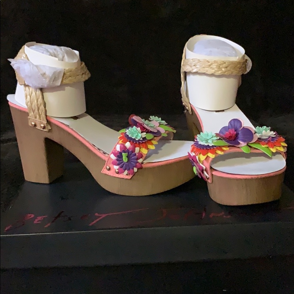 Betsy Johnson Jillie (Coral)